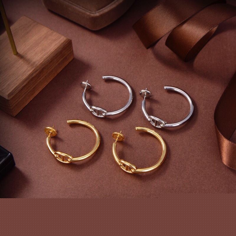 H**mes earrings